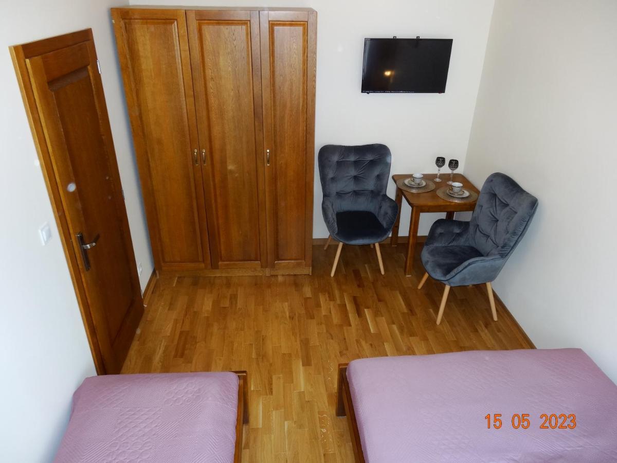 Apartamenty I Pokoje - Dom Goscinny Pasja -2 Minuty Do Plazy 드지비르지노 외부 사진