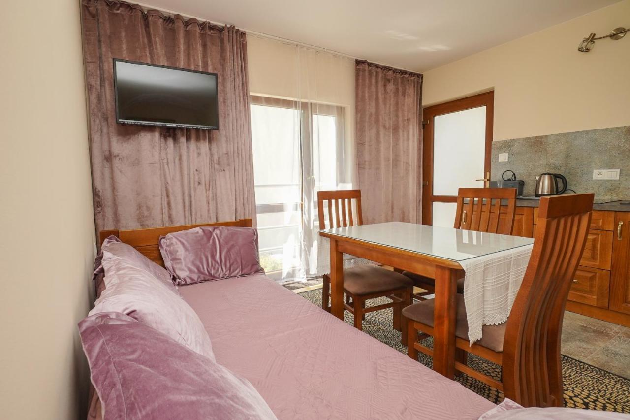 Apartamenty I Pokoje - Dom Goscinny Pasja -2 Minuty Do Plazy 드지비르지노 외부 사진